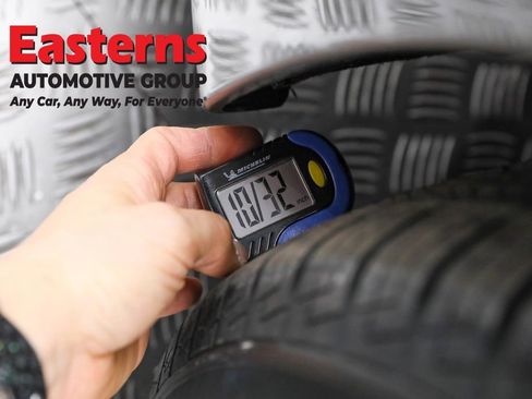 Used 2022 Chrysler Pacifica Touring-L image 28