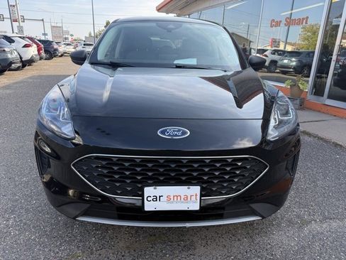 Used 2022 Ford Escape SE image 2