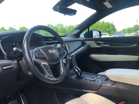 Used 2024 Cadillac XT5 Sportv w/ Technology Package AWD/4WD image 6