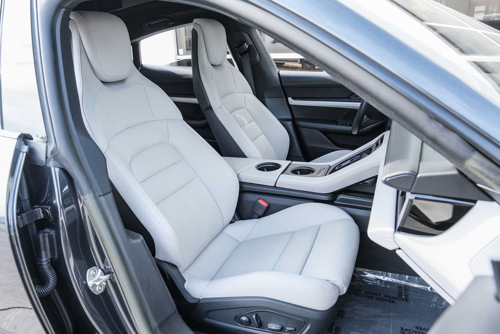 Used 2023 Porsche Taycan RWD image 27