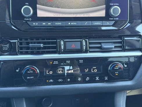 Used 2025 Nissan Pathfinder SV AWD/4WD image 16