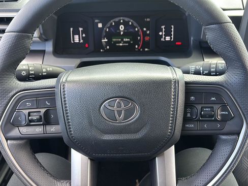 New 2026 Toyota 4Runner SR5 image 25