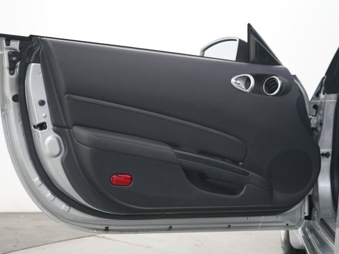 Used 2007 Nissan 350Z Enthusiast RWD image 15