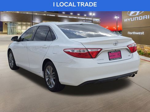 Used 2016 Toyota Camry SE image 9