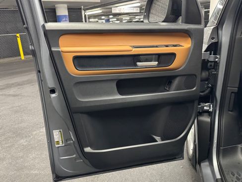 New 2025 Volkswagen ID. Buzz Pro S image 19