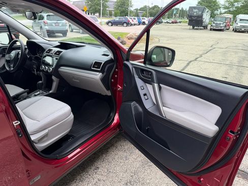 Used 2016 Subaru Forester 2.5i Premium AWD/4WD image 12