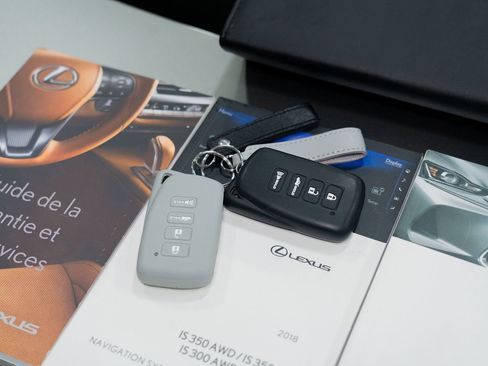 Used 2018 Lexus IS 300 AWD image 46