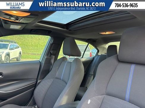 Used 2021 Toyota Corolla SE w/ SE Premium Package image 23