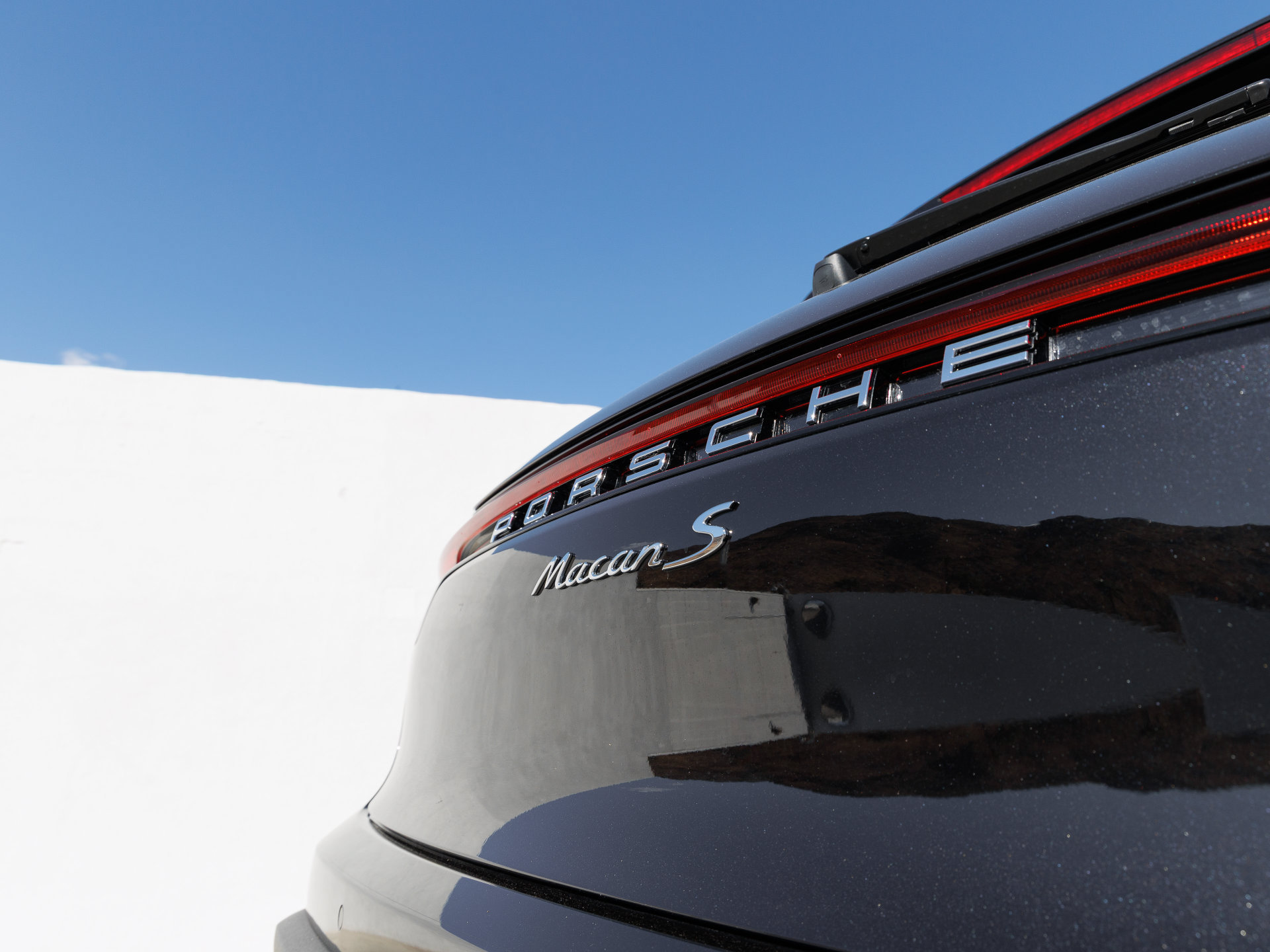 Certified 2026 Porsche Macan S AWD/4WD image 12