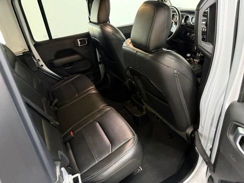 Used 2022 Jeep Wrangler Unlimited Sahara w/ Cold Weather Group AWD/4WD image 41