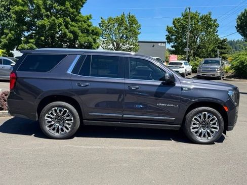 Used 2023 GMC Yukon Denali Ultimate AWD/4WD image 8