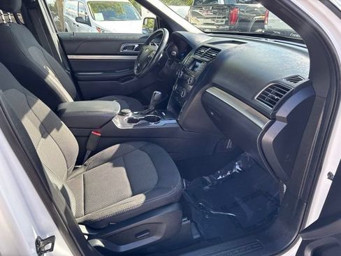 Used 2019 Ford Explorer XLT AWD/4WD image 17
