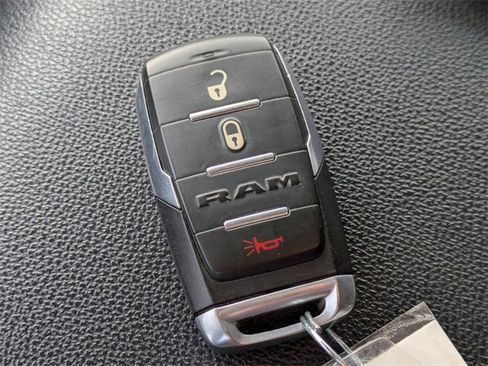 Used 2024 Ford Expedition XLT image 35