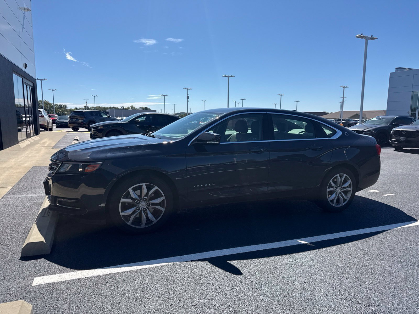 Used 2018 Chevrolet Impala LT FWD image 2