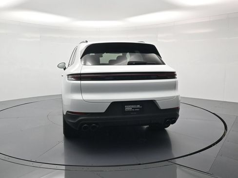 Certified 2026 Porsche Cayenne AWD/4WD image 39
