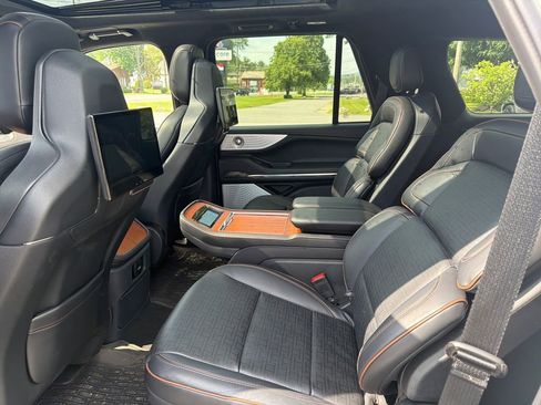 Used 2025 Lincoln Navigator Black Label AWD/4WD image 25