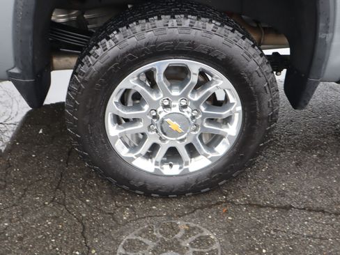 Used 2025 Chevrolet Silverado 2500 LTZ w/ LTZ Plus Package image 39