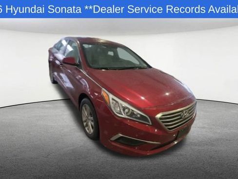 Used 2016 Hyundai Sonata SE image 2