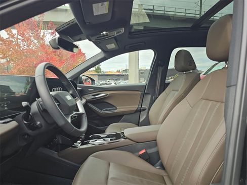 Used 2025 Audi Q6 e-tron Prestige w/ 20" Wheel Package image 24