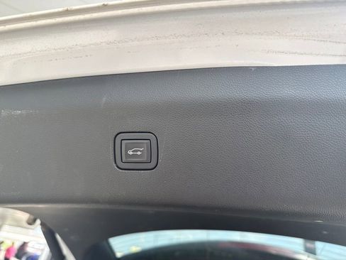 Used 2023 Buick Enclave Essence w/ Experience Buick Package FWD image 13