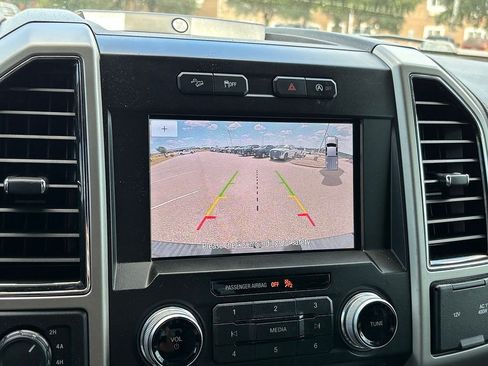 Used 2018 Ford F150 Lariat w/ Equipment Group 502A Luxury AWD/4WD image 12
