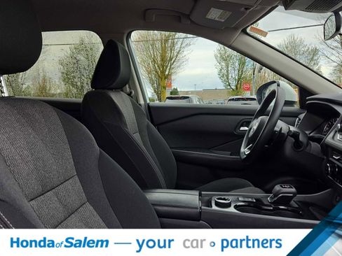 Used 2024 Nissan Rogue SV image 14