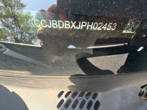 Used 2018 Jeep Renegade Limited w/ UConnect 8.4 Nav Group AWD/4WD image 43