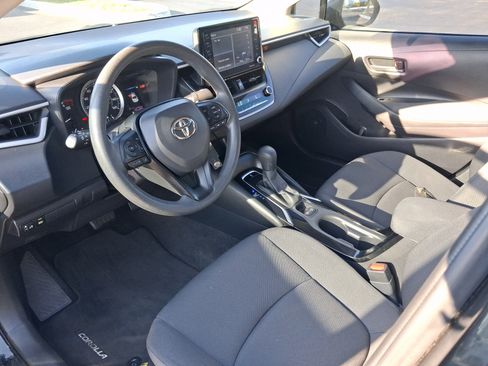 Used 2022 Toyota Corolla LE image 16