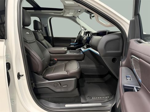 New 2025 Ford Expedition Platinum w/ Platinum Ultimate Package image 29