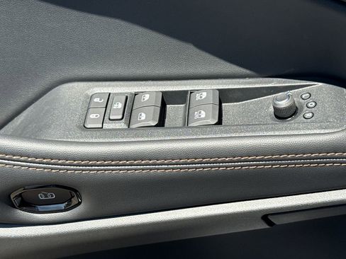 New 2026 Jeep Cherokee Overland w/ Advanced Pro Tech Group AWD/4WD image 25