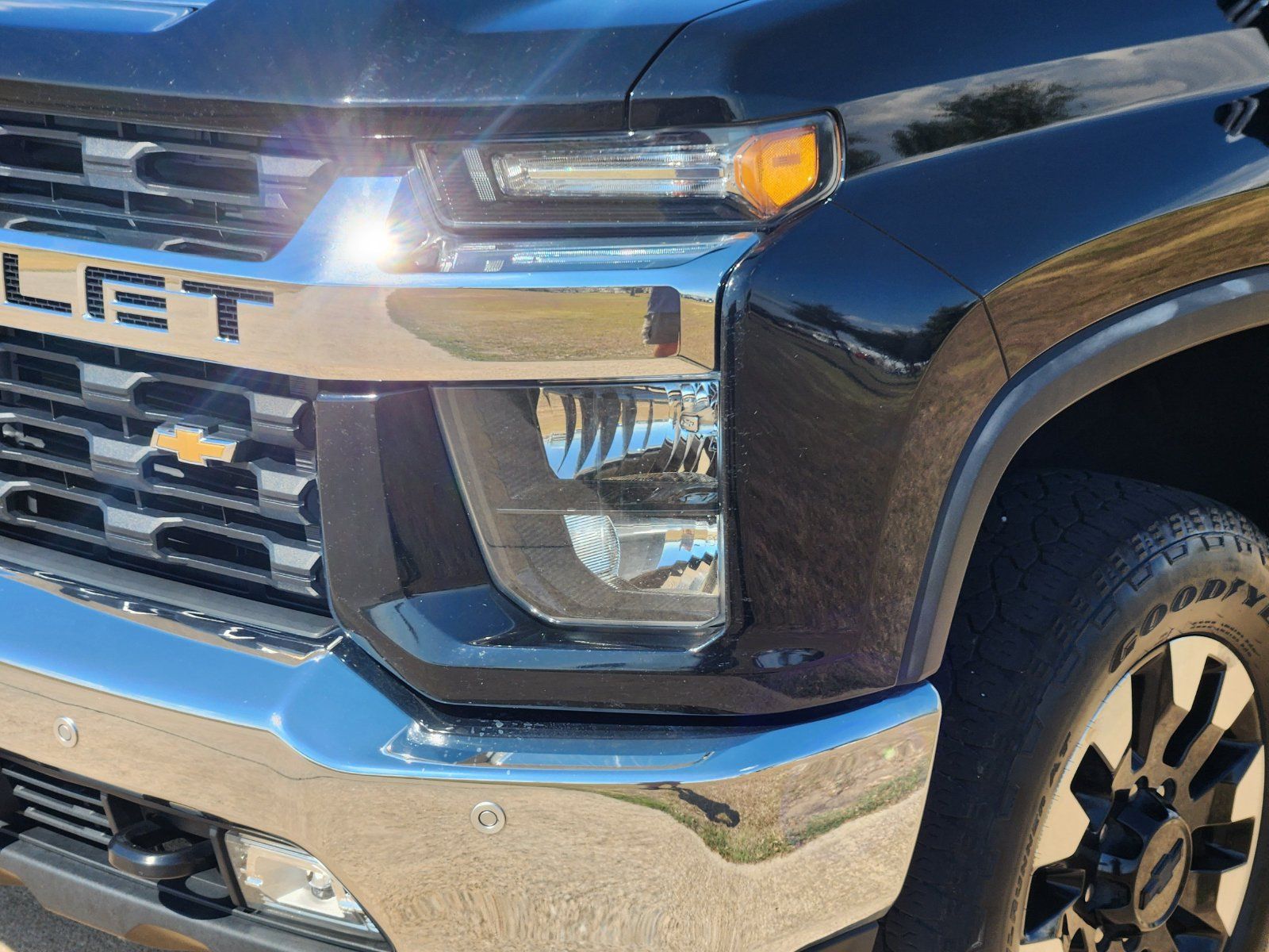 Used 2020 Chevrolet Silverado 2500 LT w/ Texas Edition RWD image 9
