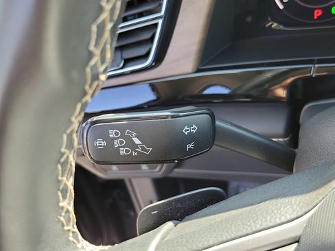 Used 2025 Volkswagen Atlas SE FWD image 27