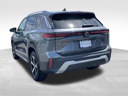 Certified 2025 Volkswagen Tiguan SE AWD/4WD image 5