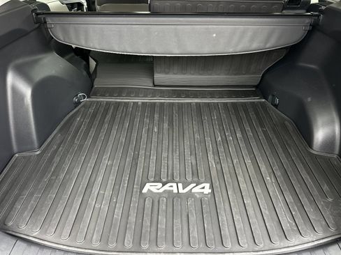 Used 2025 Toyota RAV4 XLE AWD/4WD image 14
