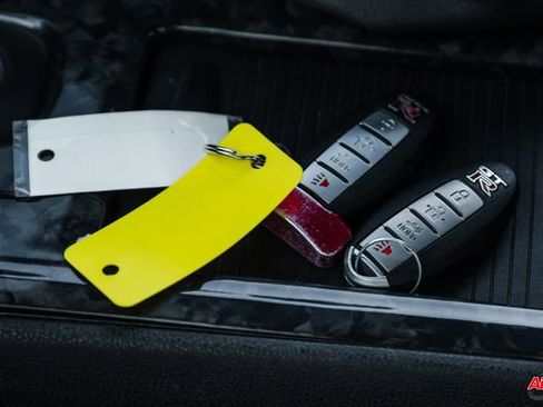 Used 2014 Nissan GT-R Premium image 97