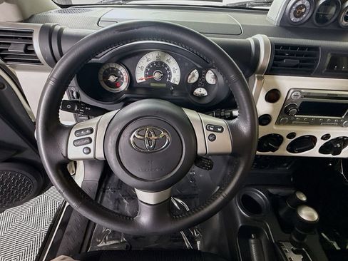 Used 2013 Toyota FJ Cruiser 4WD w/ Upgrade Pkg image 18