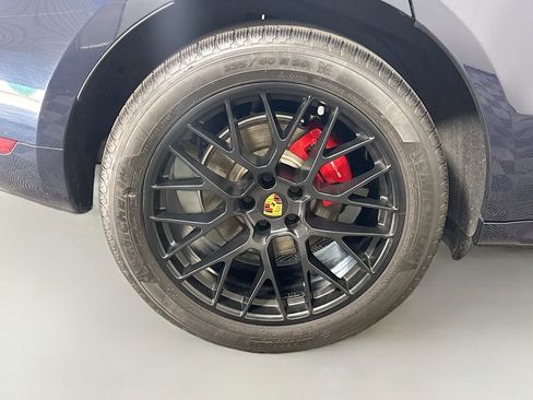 Used 2017 Porsche Macan GTS w/ Premium Package Plus image 33