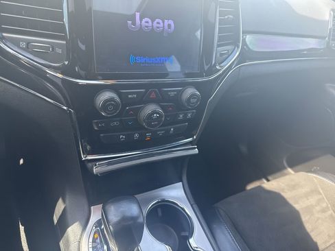 Used 2020 Jeep Grand Cherokee Trailhawk AWD/4WD image 18