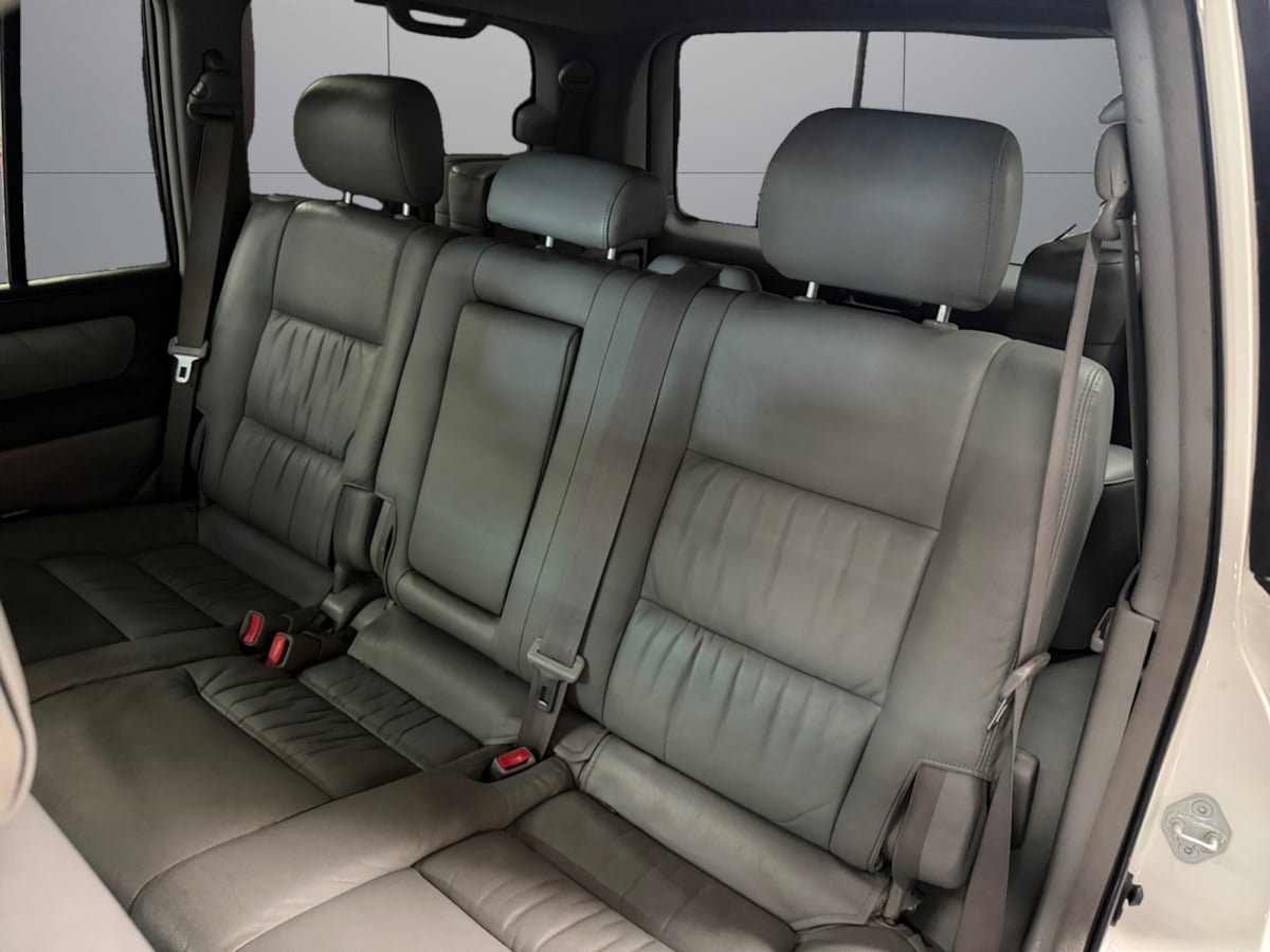 Used 2004 Toyota Land Cruiser AWD/4WD image 16