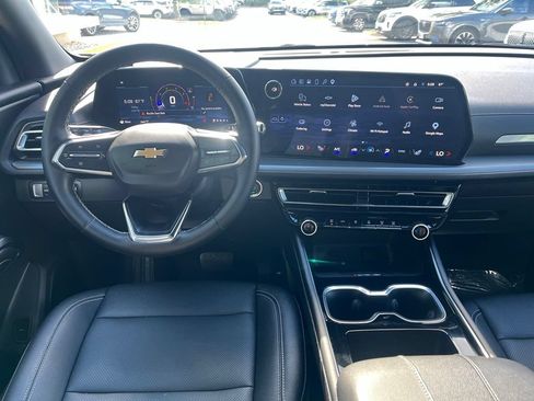 Used 2026 Chevrolet Traverse LT AWD/4WD image 15