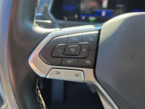 Used 2022 Volkswagen Tiguan SE image 19