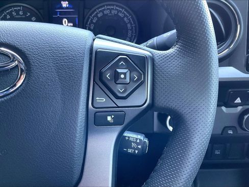 Used 2021 Toyota Tacoma SR5 RWD image 11