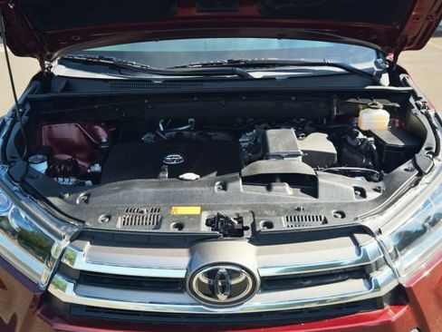 Used 2017 Toyota Highlander Limited AWD/4WD image 52