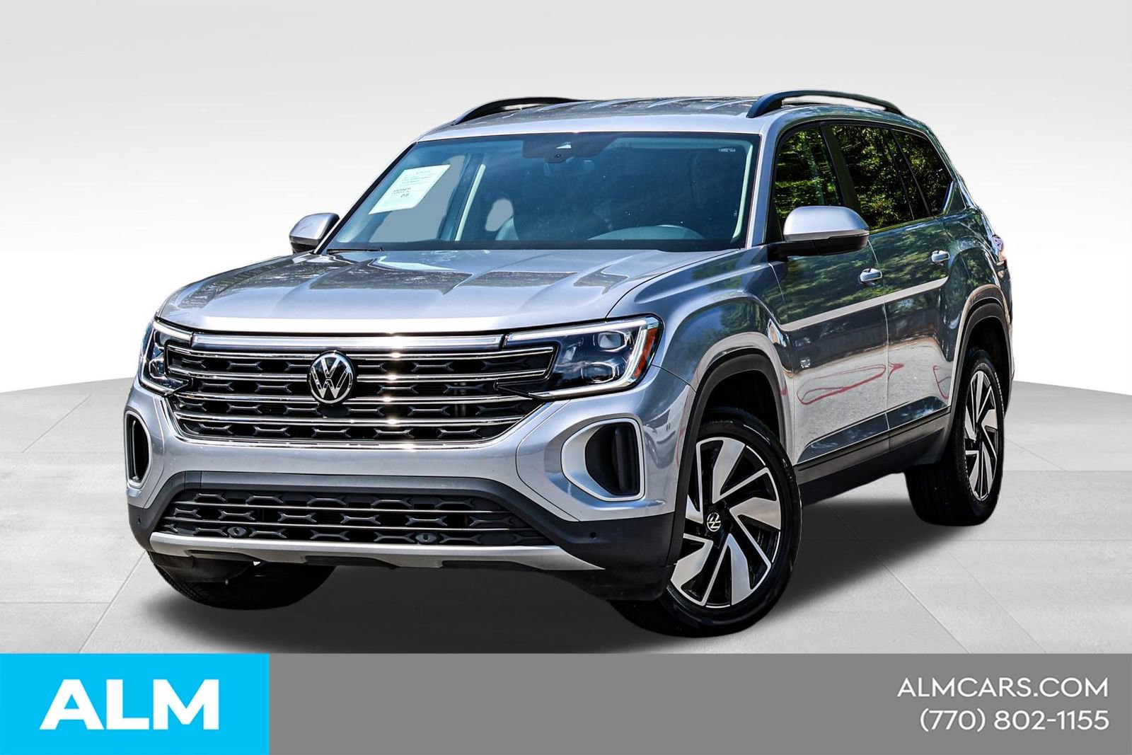 Used 2025 Volkswagen Atlas SE FWD image 1