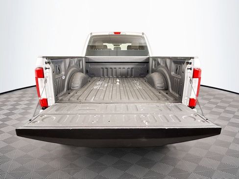 Used 2017 Ford F250 XL w/ Power Equipment Group AWD/4WD image 23