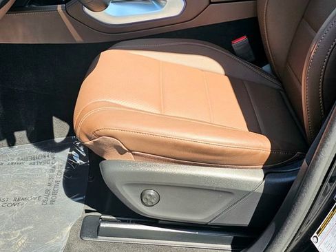 Certified 2025 Mercedes-Benz GLS 450 4MATIC image 18