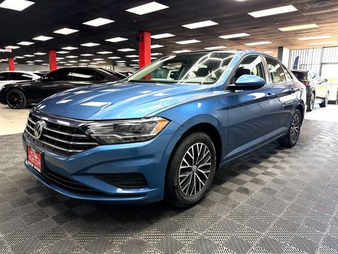 Used 2020 Volkswagen Jetta SE w/ SE Cold Weather Package FWD image 7