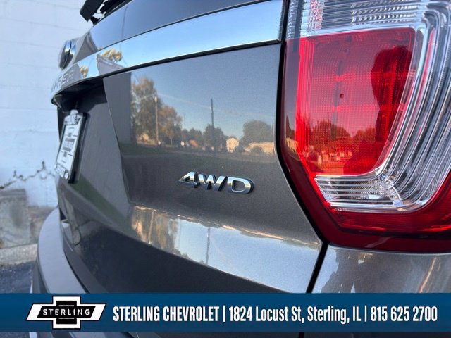 Used 2017 Ford Explorer XLT w/ Equipment Group 201A AWD/4WD image 22