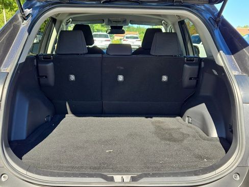 Used 2021 Toyota RAV4 LE image 10