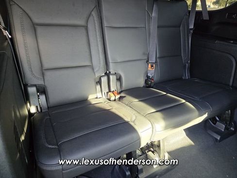 Used 2024 GMC Yukon XL Denali image 16
